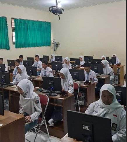 Keren Siswa TKJ SMK Negeri 1 Magelang Coding Pemrograman Python Sejak Dini