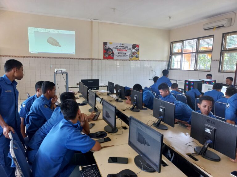 Siswa SMK Negeri 1 Magelang Berkreasi dalam Pembuatan Bidak Catur dengan Teknologi CNC